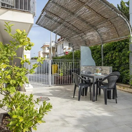 Gufo Di Mare - Giallo Apartamento